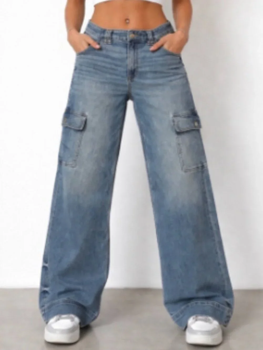 American Eagle Women Super High Rise Baggy Wide Leg Cargo Blue Jeans Size 8 EUC - Picture 1 of 8
